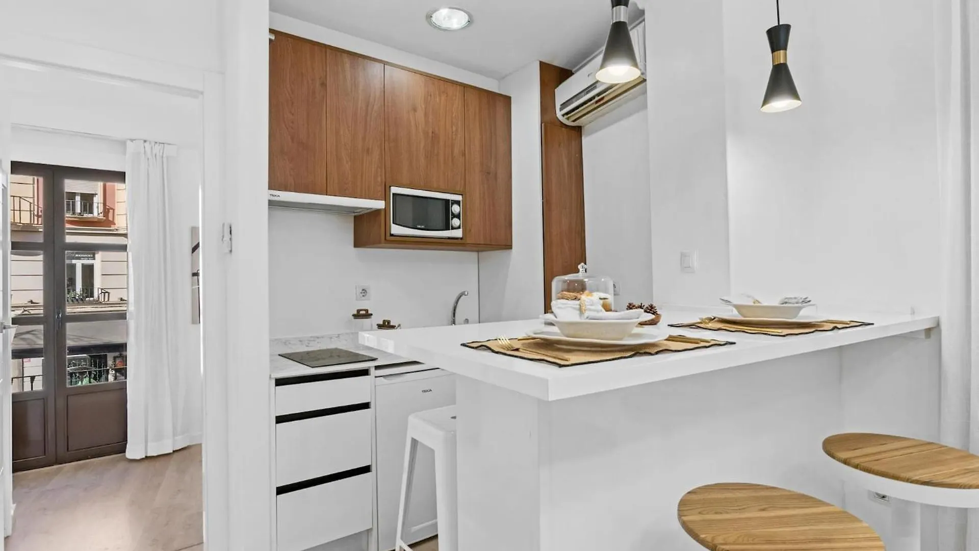 Elegant And Central Location Granada