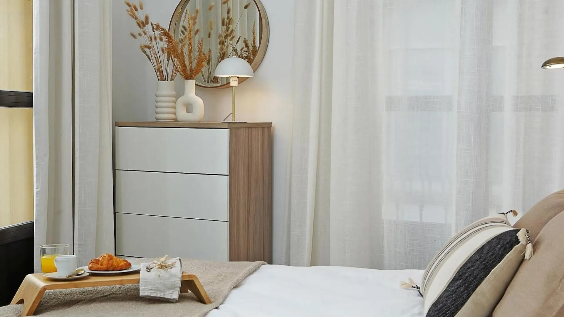 Elegant And Central Location Granada Appartement